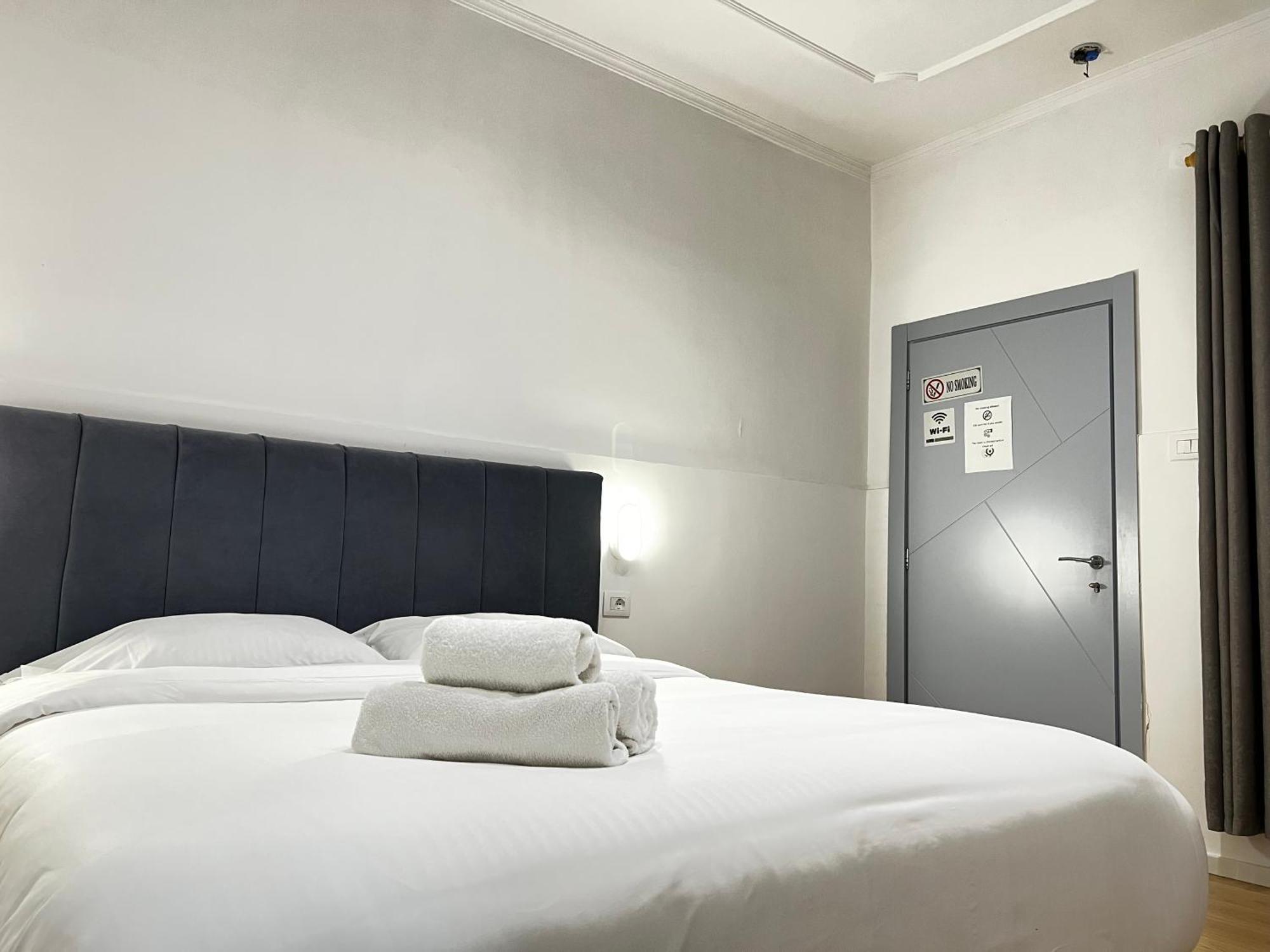 Tirana Square Hotel Kültér fotó