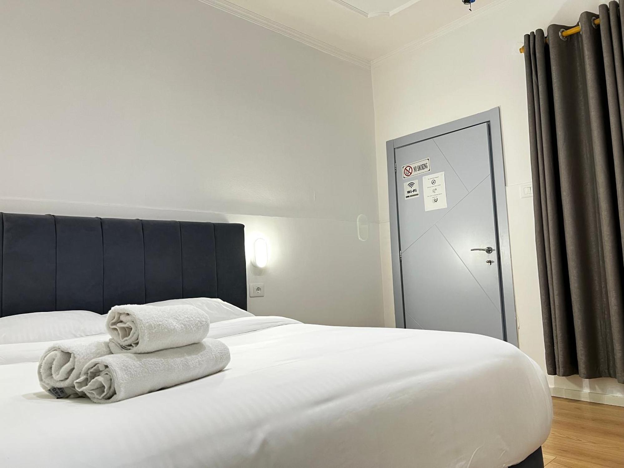 Tirana Square Hotel Kültér fotó